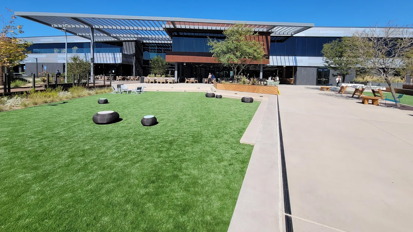 joya patio courtyard